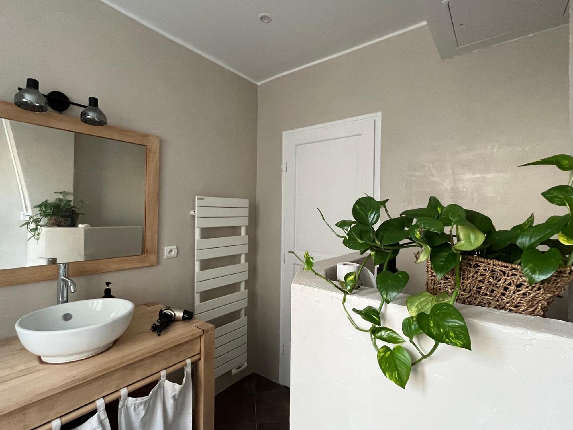 Lovely Haussmannian Flat In Montparnasse パリ エクステリア 写真